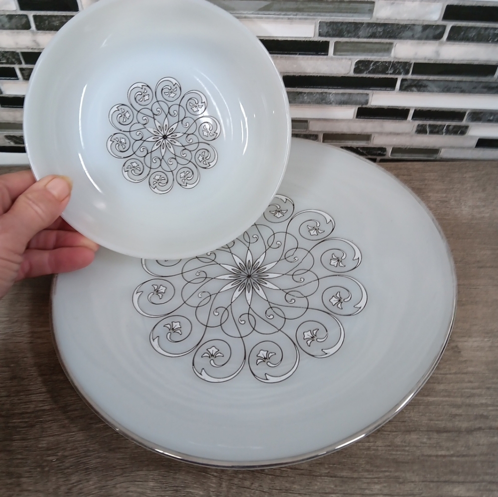 Atomic Anchor Hocking Plate & Soup Bowl White Silver Holiday Decor  Plates